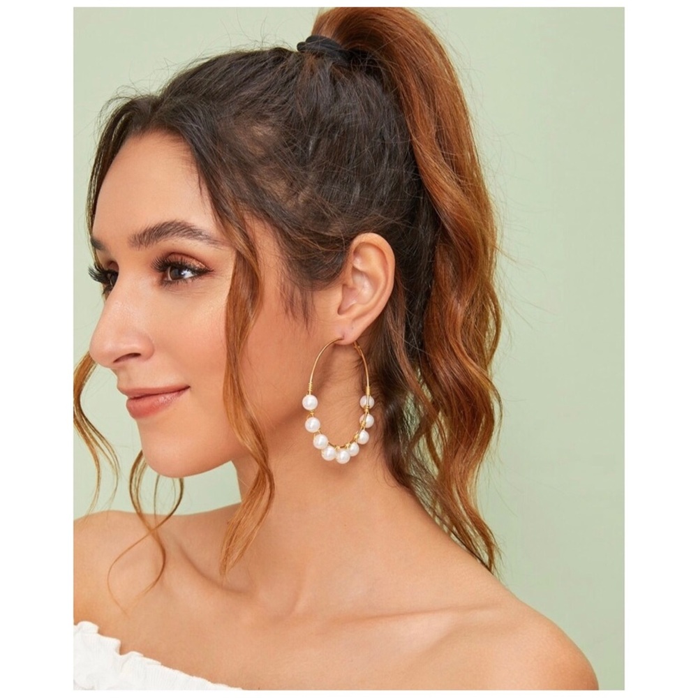 Leila Hoop Earrings